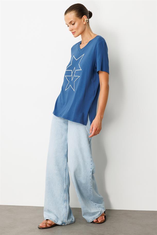 V Yaka Yıldız Baskı Tişört-İNDİGO