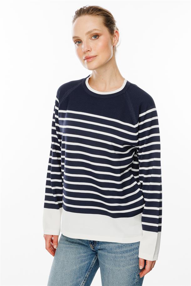 Yaka Detay Çizgili Kazak-LACI