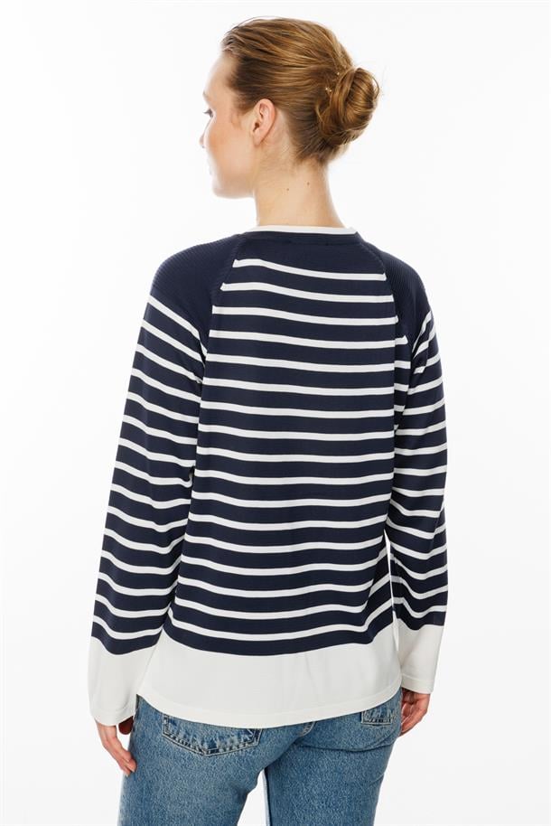 Yaka Detay Çizgili Kazak-LACI