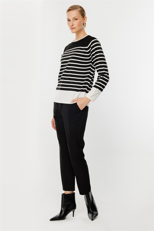 Yaka Detay Çizgili Kazak-SİYAH