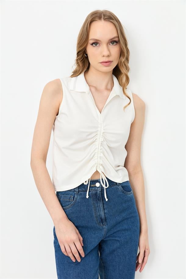 Yaka Detaylı Kolsuz Bluz-KEMIK