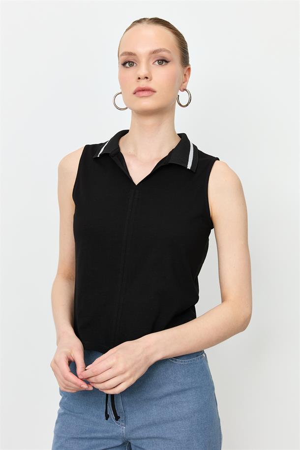 Yaka Detaylı Kolsuz Bluz-SİYAH