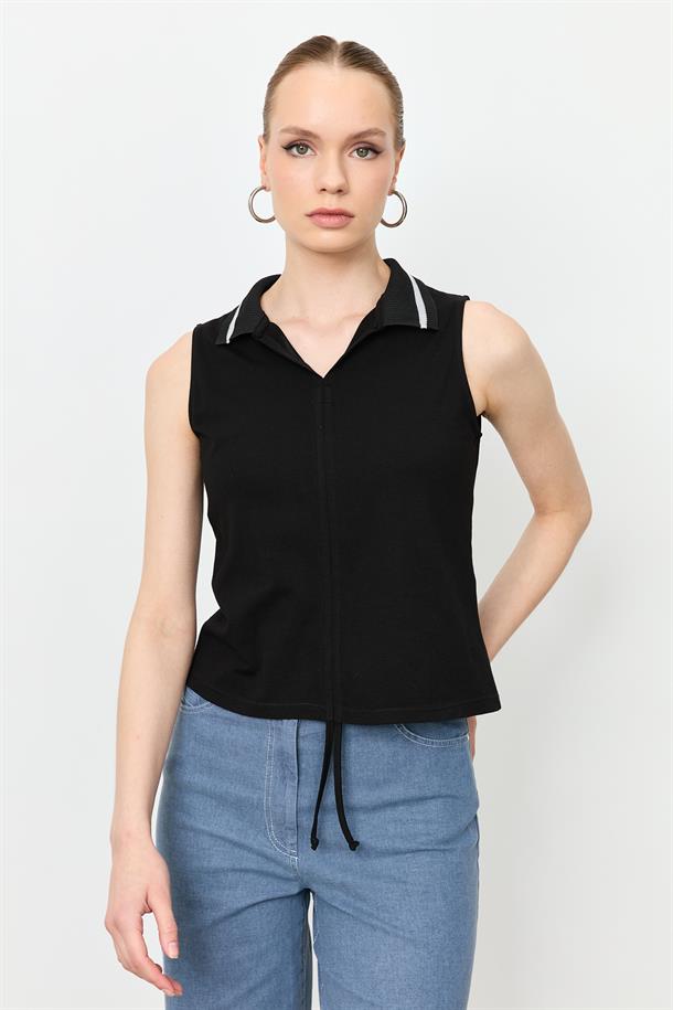 Yaka Detaylı Kolsuz Bluz-SİYAH