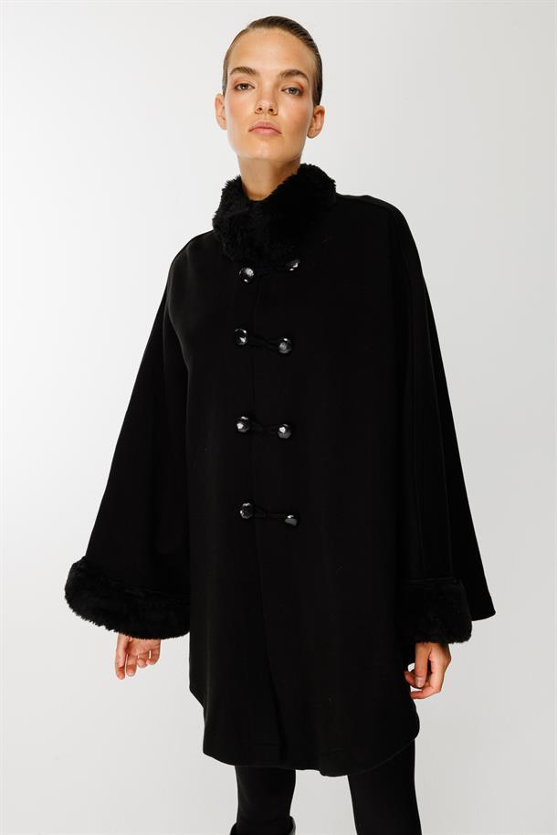 Yaka Kürklü Triko Panço-SİYAH