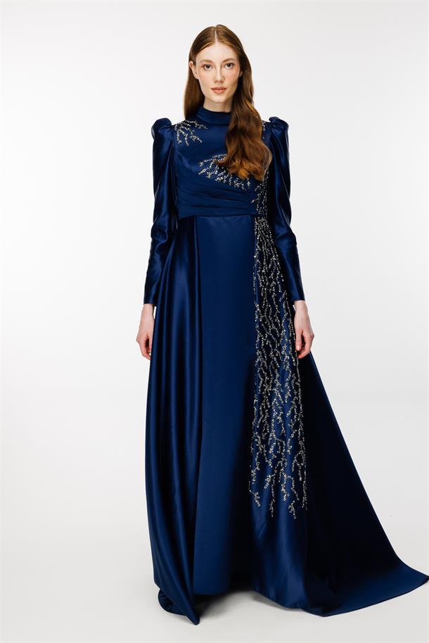 Yaka Ve Eteği İşlemeli Kuyruklu Abiye-LACI