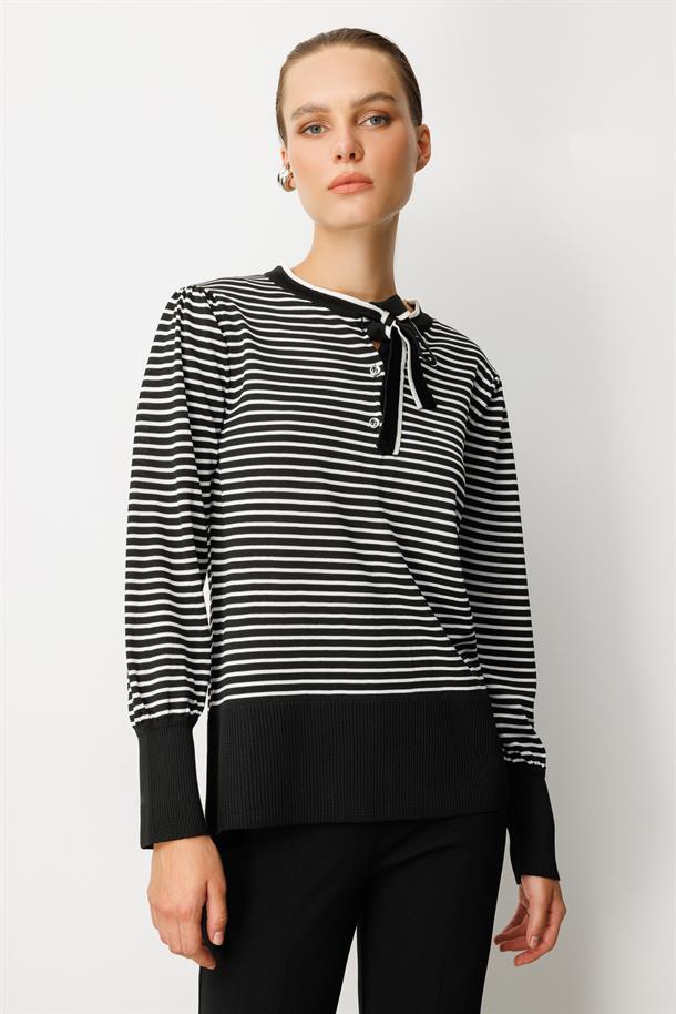 Yakası Bağlama Detaylı Çizgili Triko Kazak-SİYAH