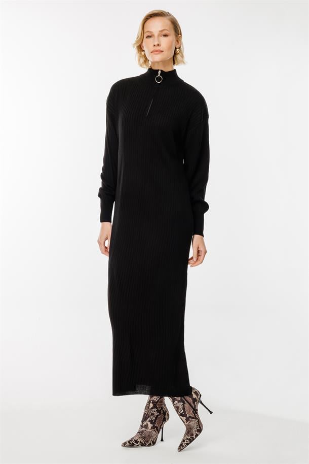 Yakası Fermuar Detaylı Triko Elbise-SİYAH