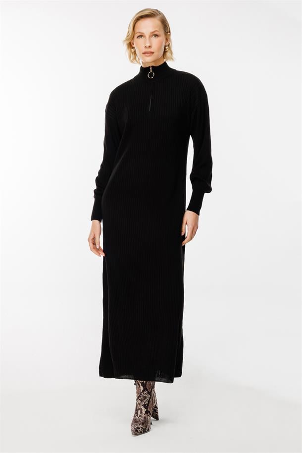 Yakası Fermuar Detaylı Triko Elbise-SİYAH