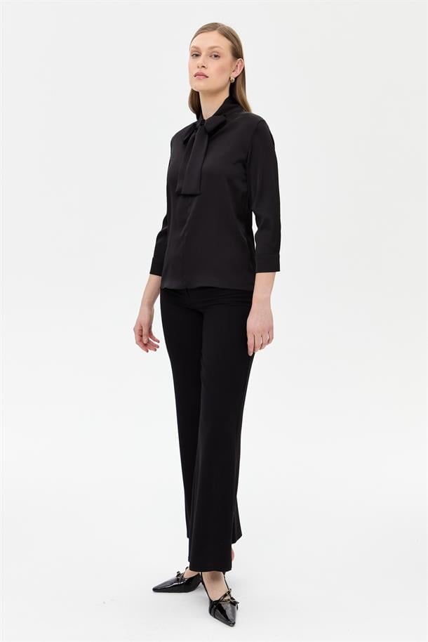 Yakası Fularlı Saten Gömlek-SİYAH