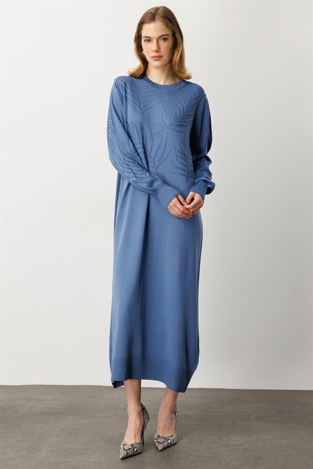 Yaprak Desenli Uzun Triko Elbise-İNDİGO