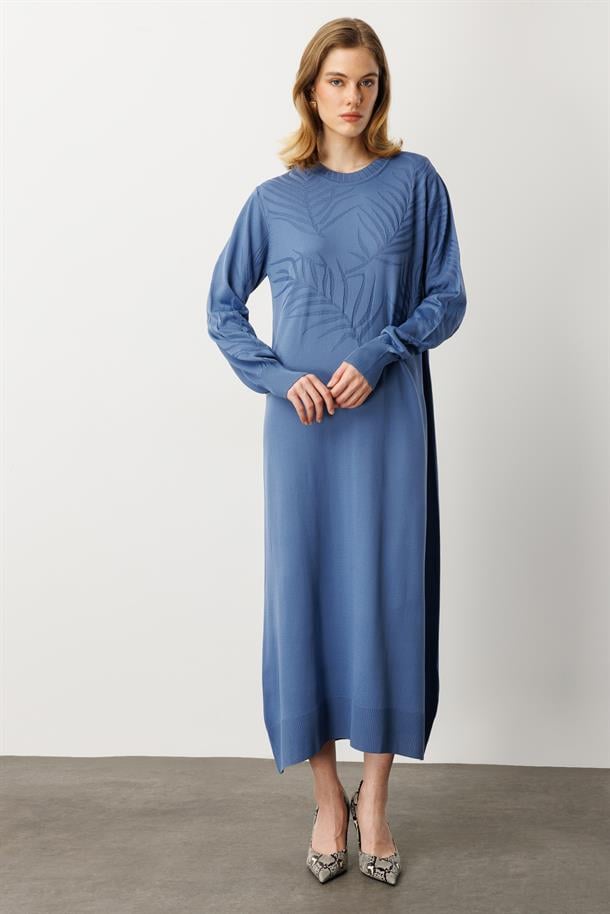 Yaprak Desenli Uzun Triko Elbise-İNDİGO