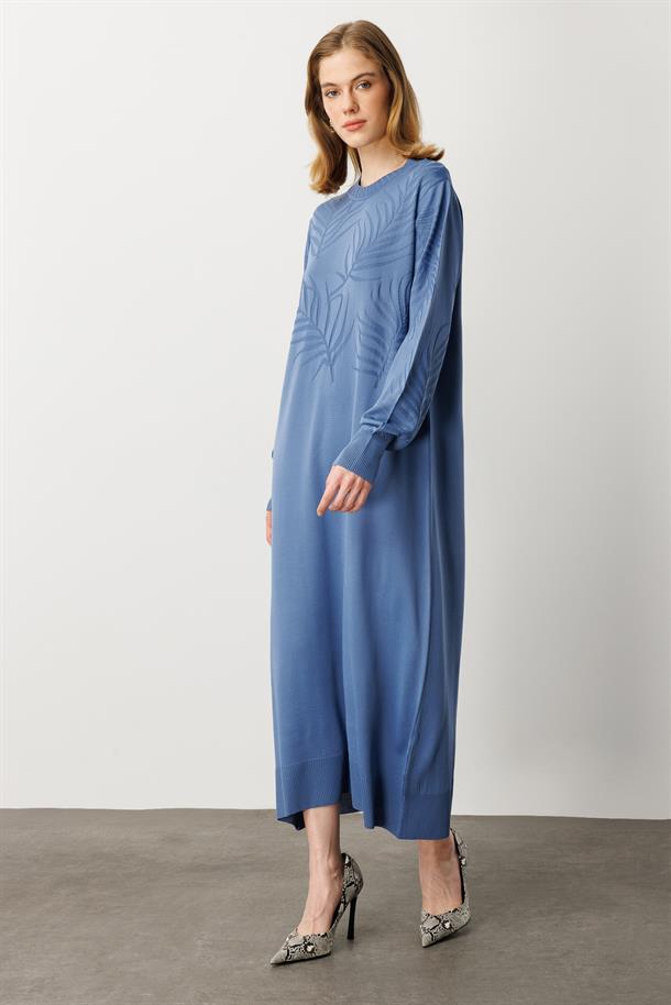 Yaprak Desenli Uzun Triko Elbise-İNDİGO