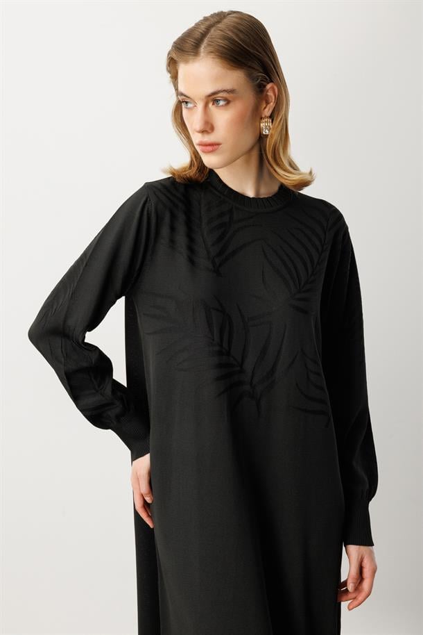 Yaprak Desenli Uzun Triko Elbise-SİYAH