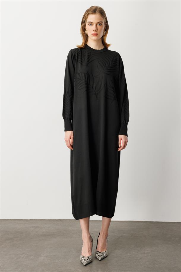 Yaprak Desenli Uzun Triko Elbise-SİYAH