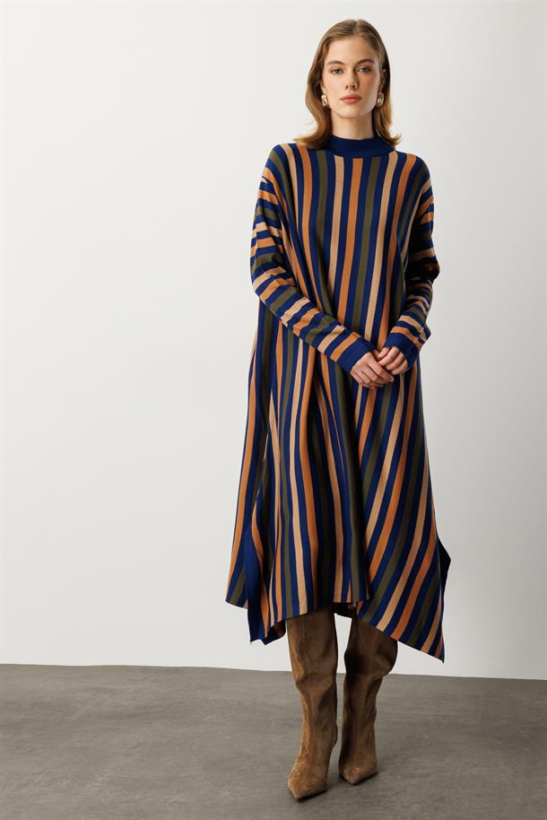 Yırtmaç Detay Çizgili Triko Elbise-LACI