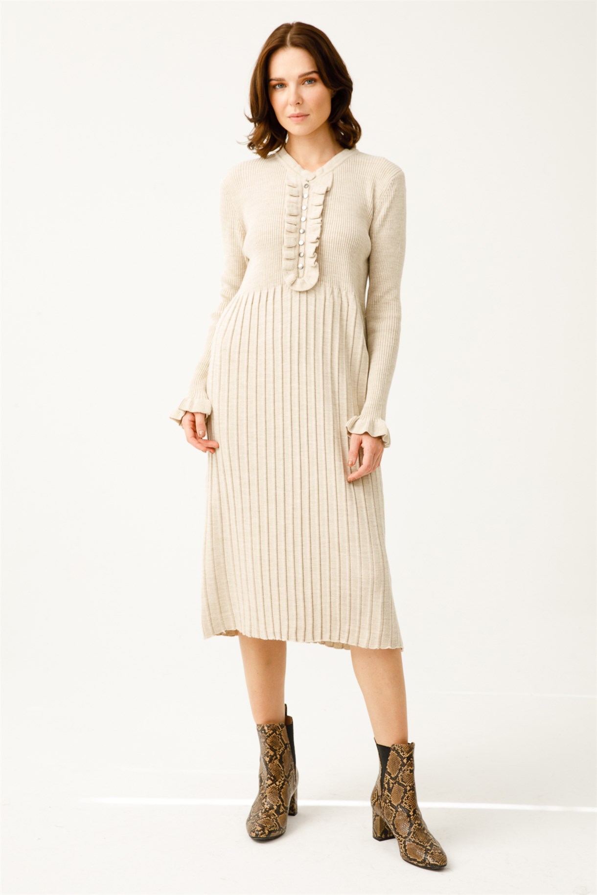Eteği Pileli Fırfır Detaylı Triko Elbise - BEJ