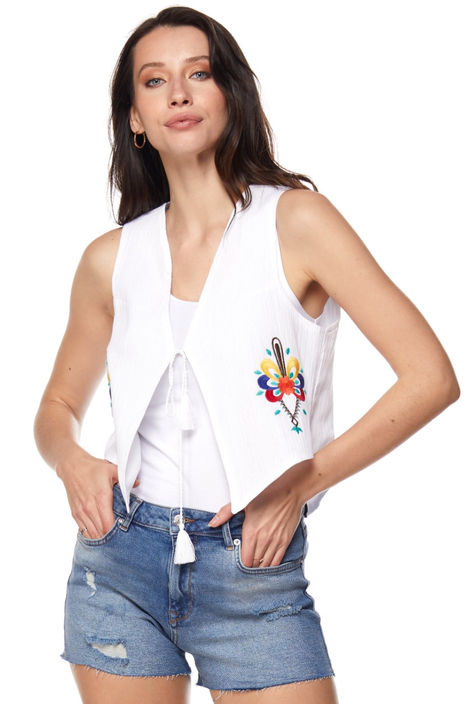 Beyaz Nakışlı Yelek