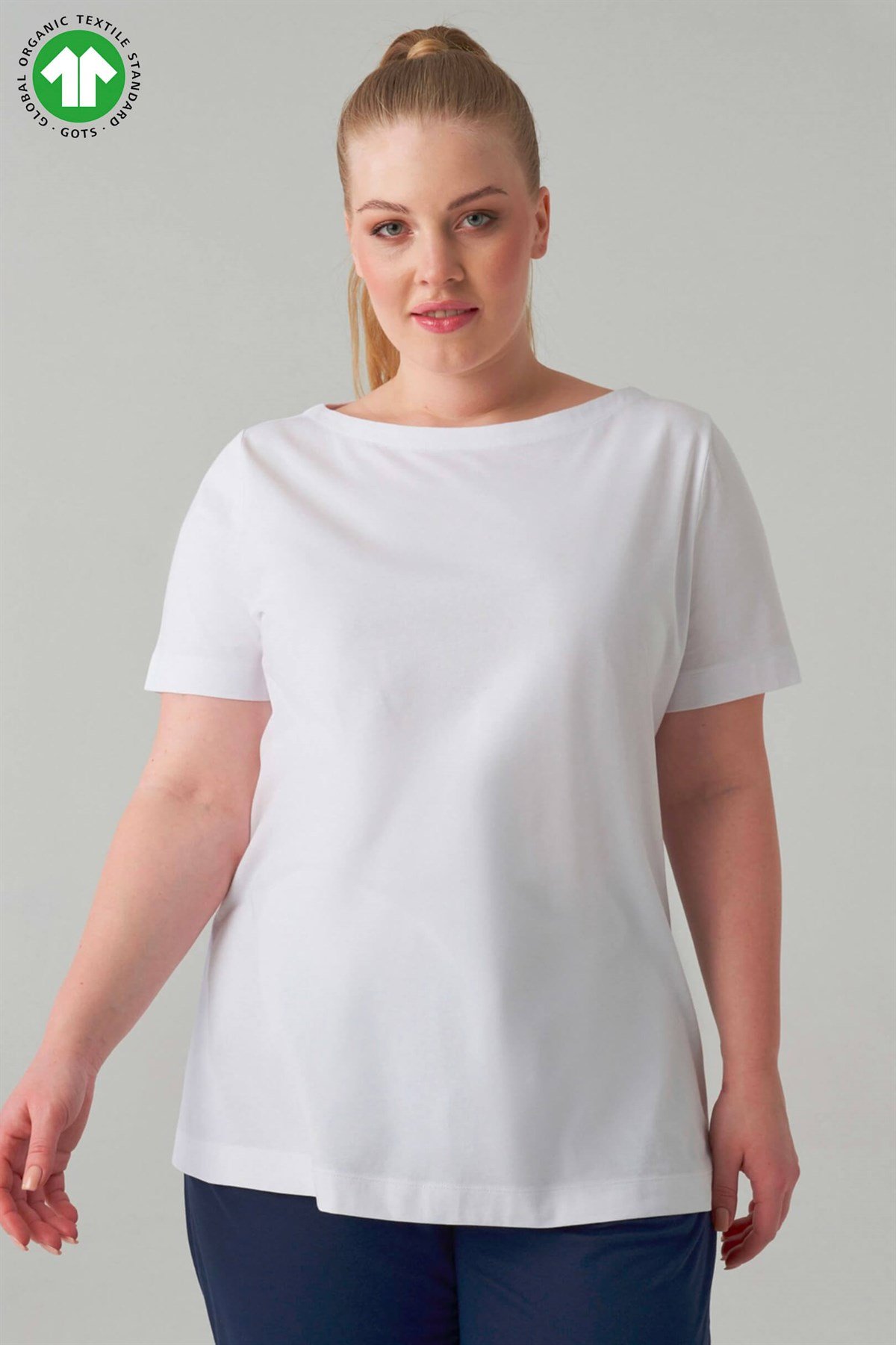 BLU V Yaka Basic Kısa Kollu Kadın T-shirt Beyaz