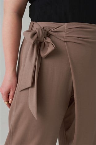 SIRIUS Bağlama detaylı dökümlü şık vizon kadın pantolon