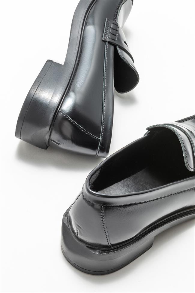 Siyah Deri Kadın Loafer