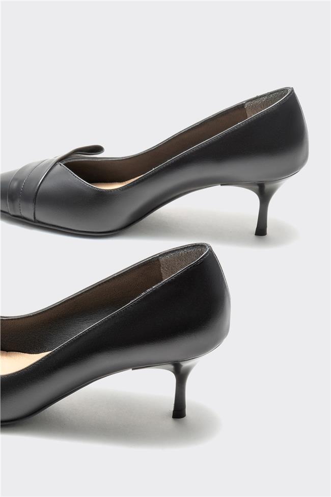 Siyah Deri Kadın Stiletto