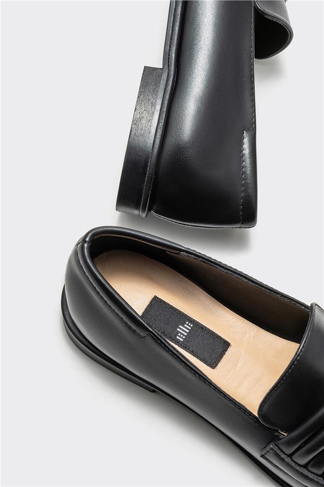 Siyah Deri Kadın Loafer