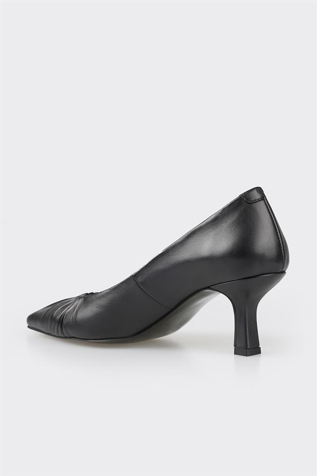 Siyah Deri Kadın Stiletto