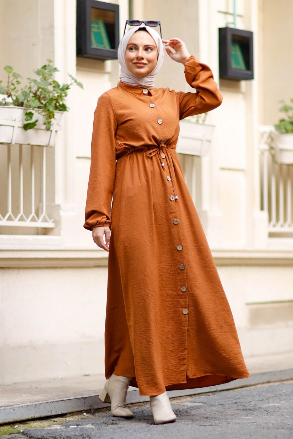 Boydan Düğmeli Ayrobin Kumaş Elbise - Taba