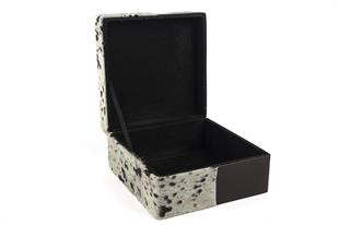 Siyah Beyaz Takı Kutusu 22x22x11cm