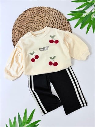 Kiraz DetaylıOversize Eşofman Takımı