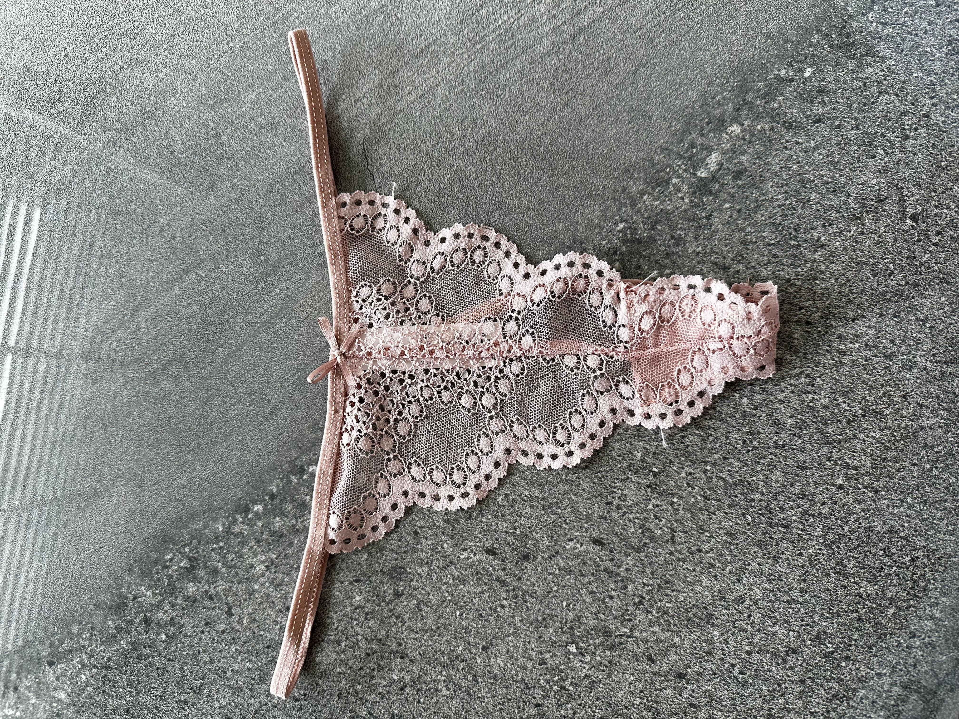 Dantelli İpli Pudra Tanga