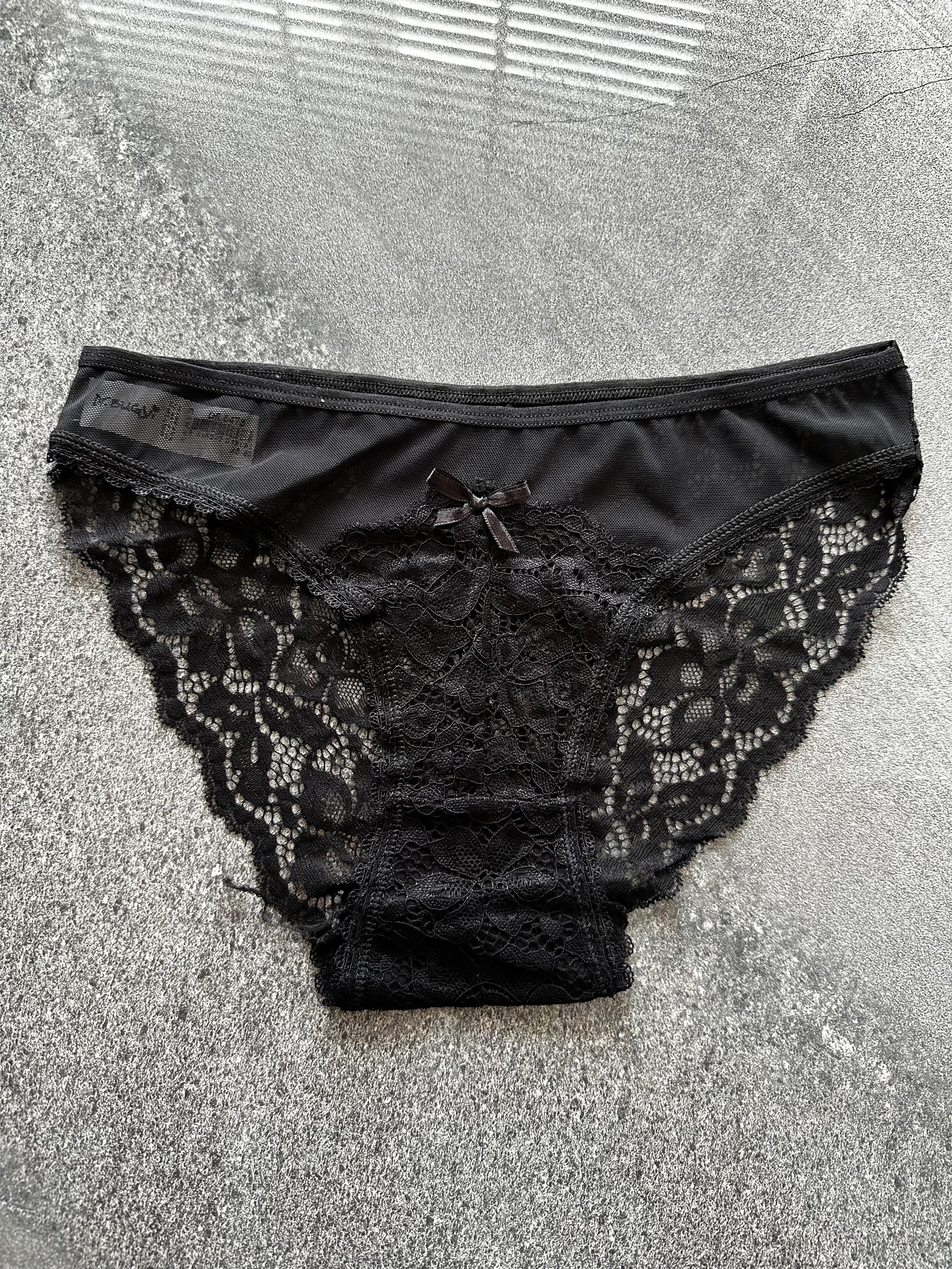 Sankt-Peterburgdagi sauna fohishalar va fohishalar Xolli Meli bilan jinsiy aloqa