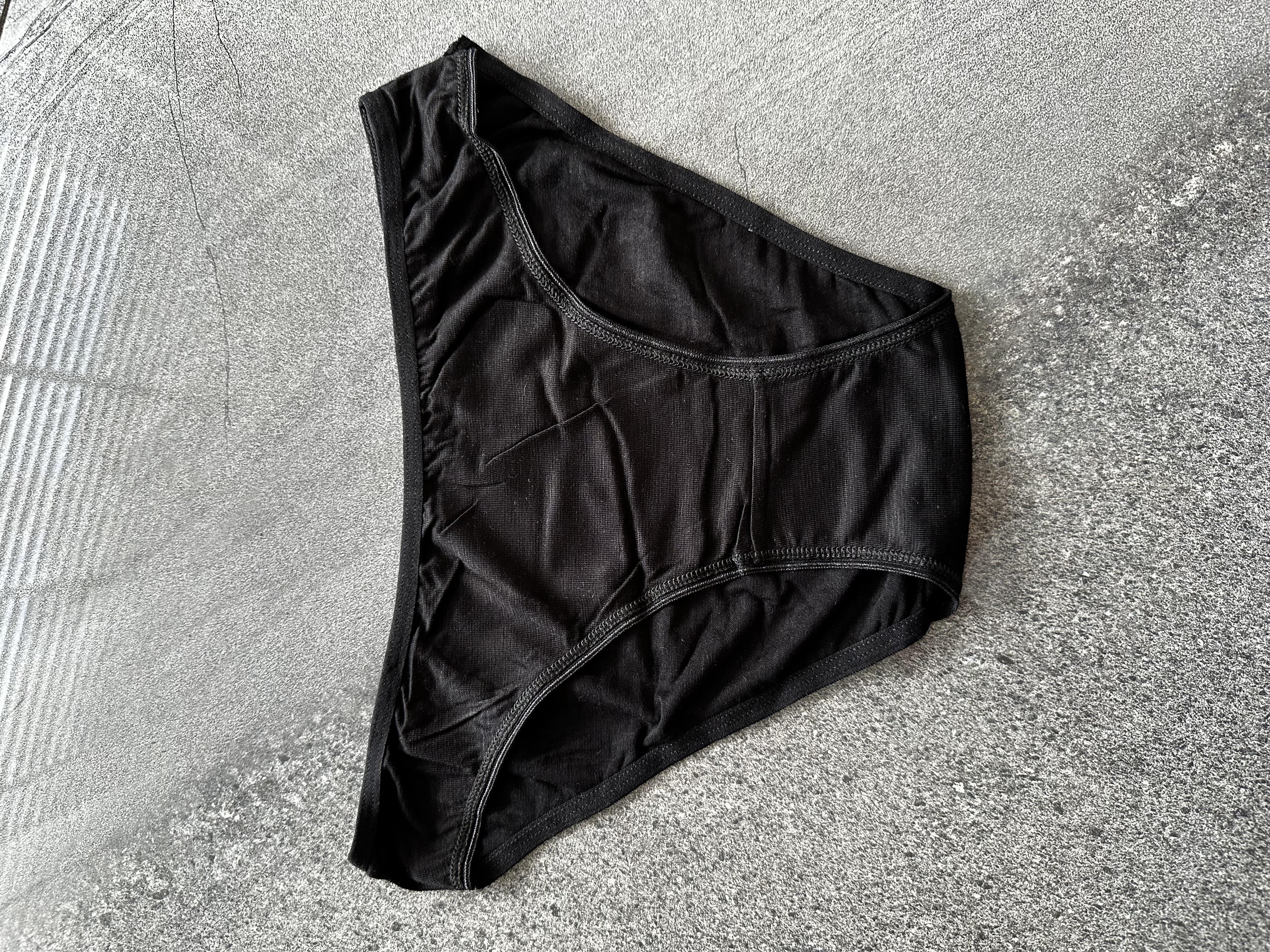 Nefes Alan Özel Dokulu Siyah Külot