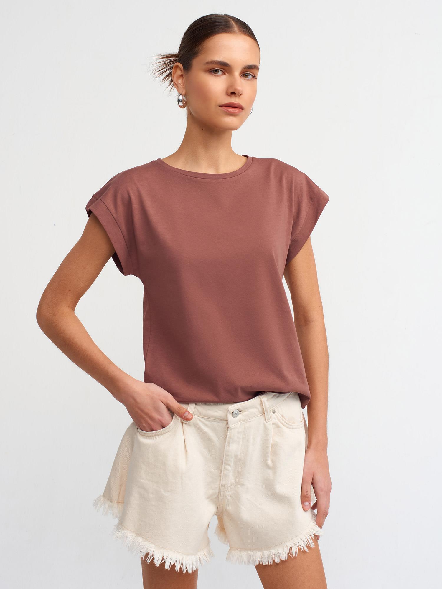 Dilvin Kahve Bisiklet Yaka Penye Kadın T-Shirt 3504KADIN T-SHIRT