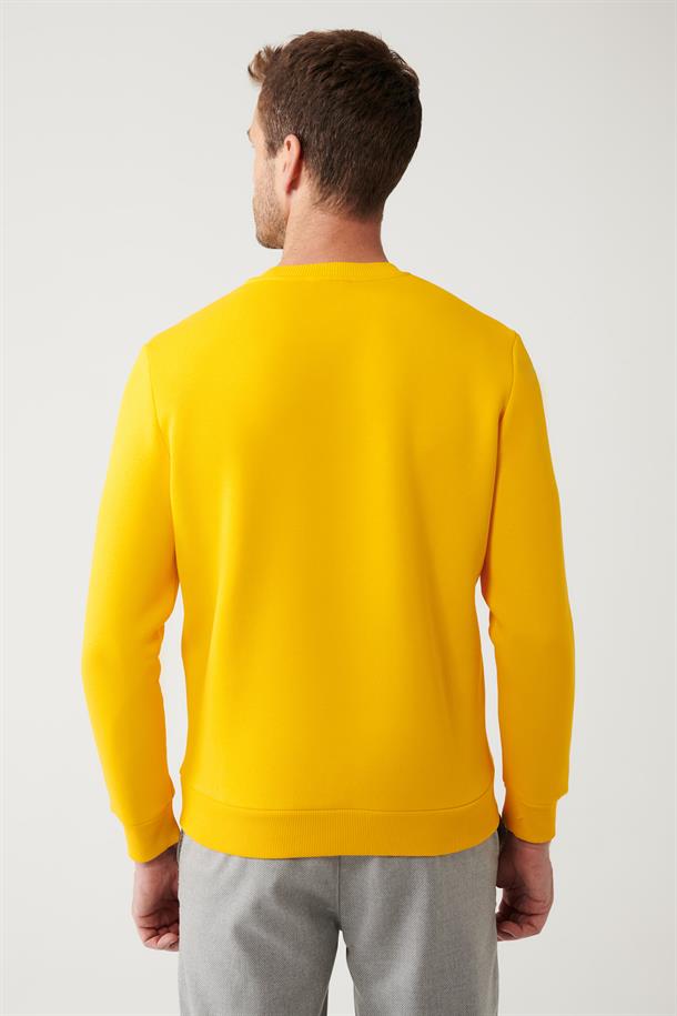 Sarı Şardonlu Kumaş Bisiklet Yaka Enjeksiyon Baskılı Sweatshirt