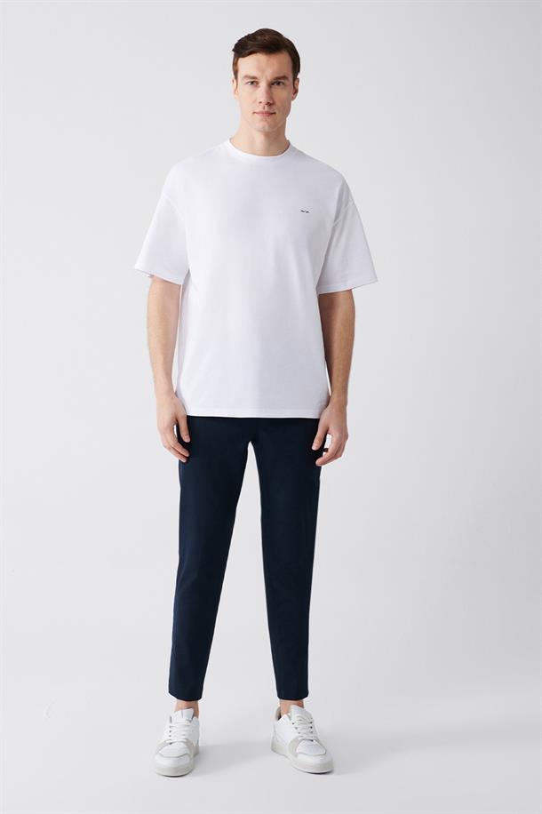 Beyaz Bisiklet Yaka Baskılı Oversize T-Shirt