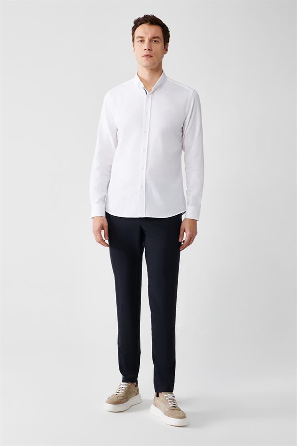 Beyaz Klasik Yaka Armürlü Şerit Detaylı Pamuk Slim Fit Gömlek
