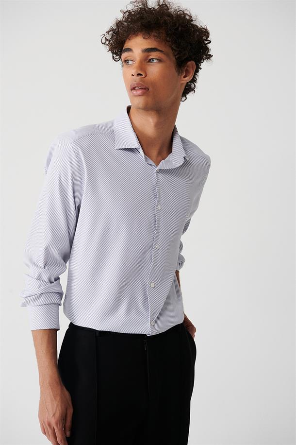 Gri Klasik Yaka Çizgili Travel Slim Fit Gömlek