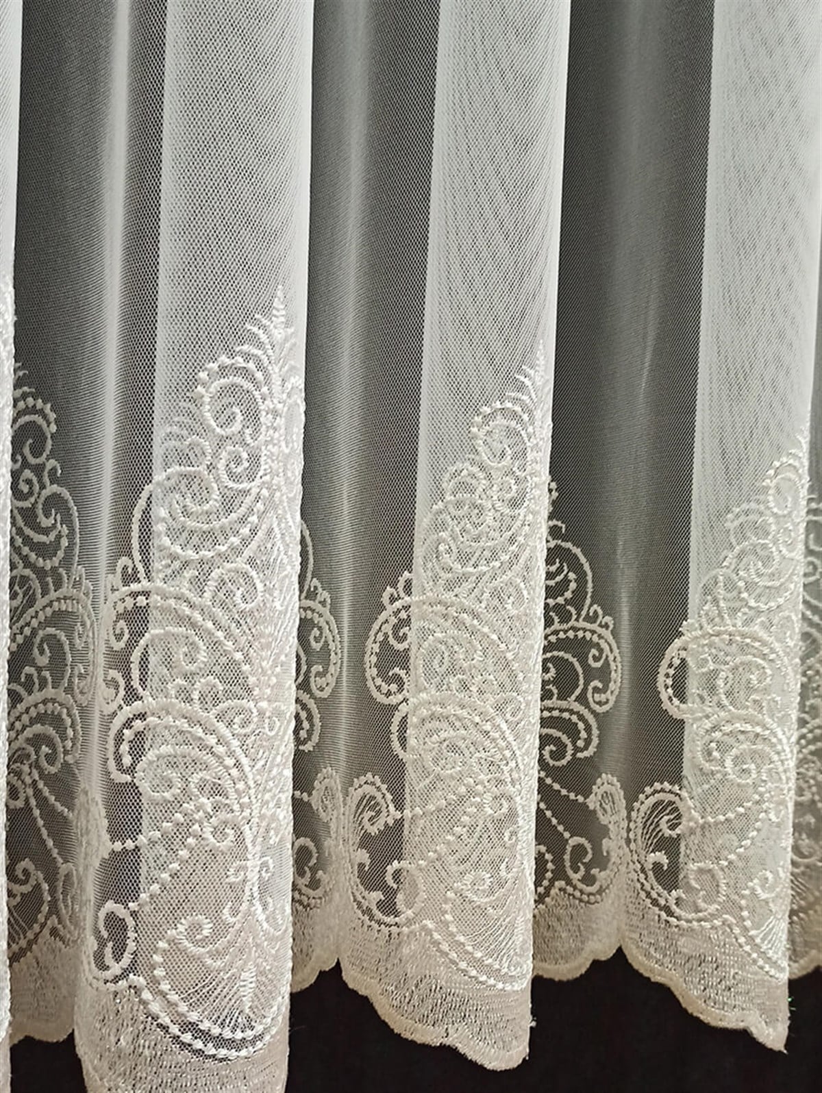 Tül PerdeNAR0001HİLAL TEKSTİL VE DERİ ÜRÜNLERİ GIDA SAN. TİC. LTD. ŞTİ.NAR DOLMABAHÇE KIRIK BEYAZ GREK ZEMİN SERPME DESEN LÜX ETEK BRODE TÜL PERDE