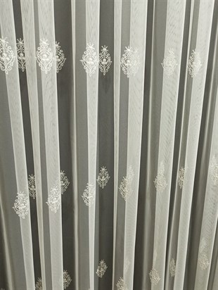 Tül PerdeLİLA0001HİLAL TEKSTİL VE DERİ ÜRÜNLERİ GIDA SAN. TİC. LTD. ŞTİ.LİLA SERPME DESEN NAKIŞ İŞLEMELİ PETEK TÜL - BELEK05