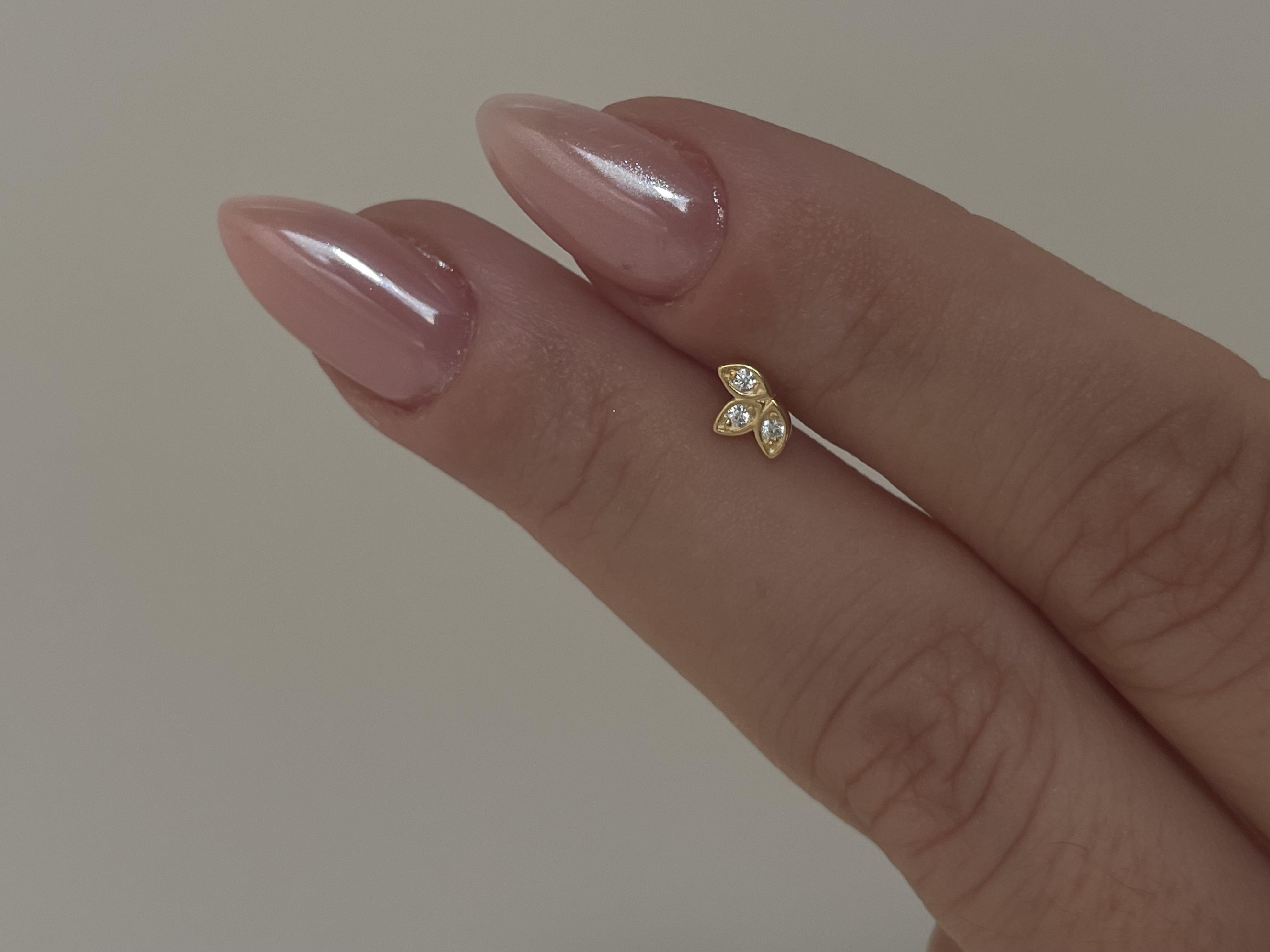 Lotus Şekilli Piercing