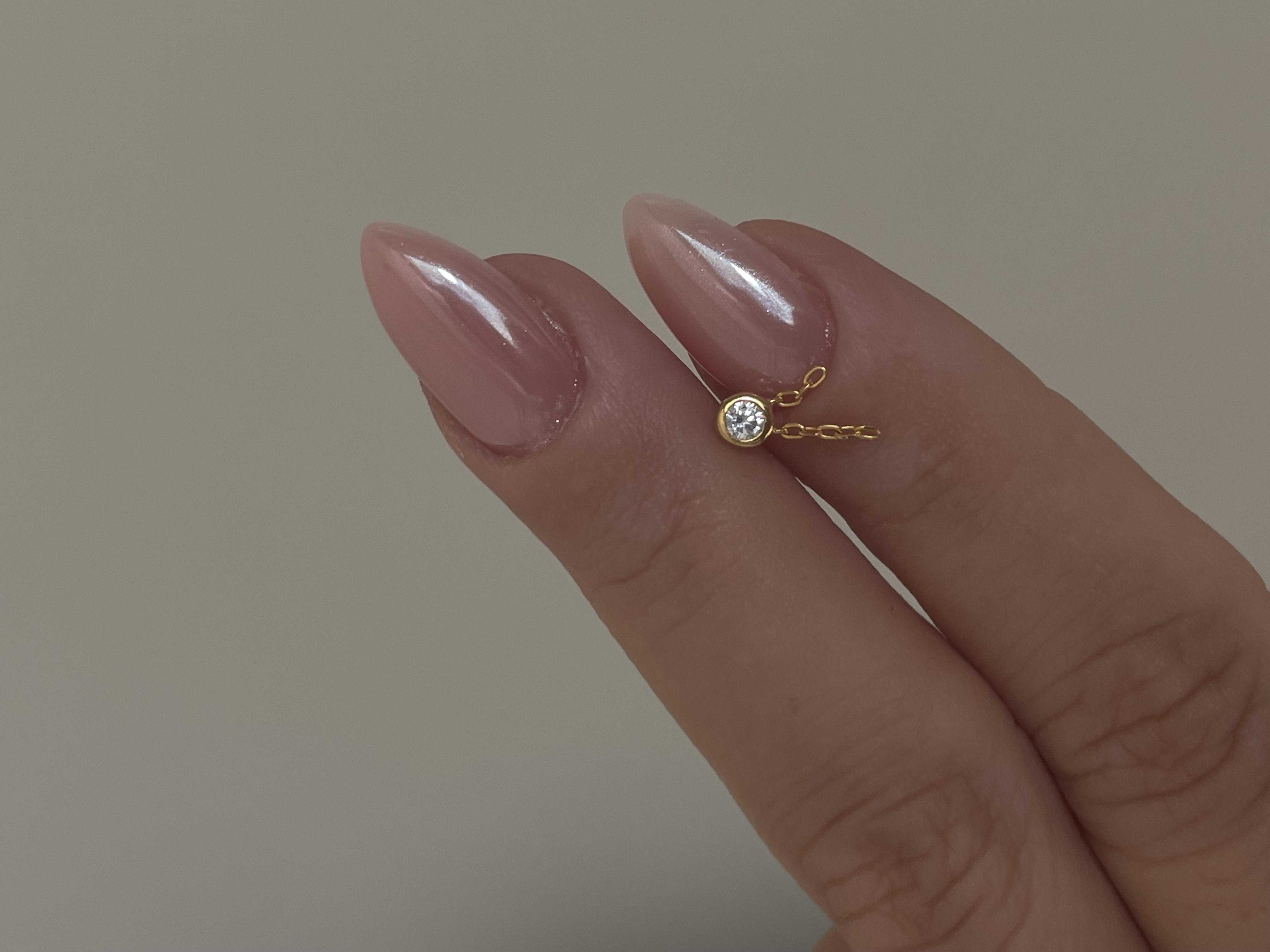 Zincir Sallantılı Taşlı Piercing
