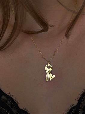 Harfli Kalp Detaylı Anahtar Kolye