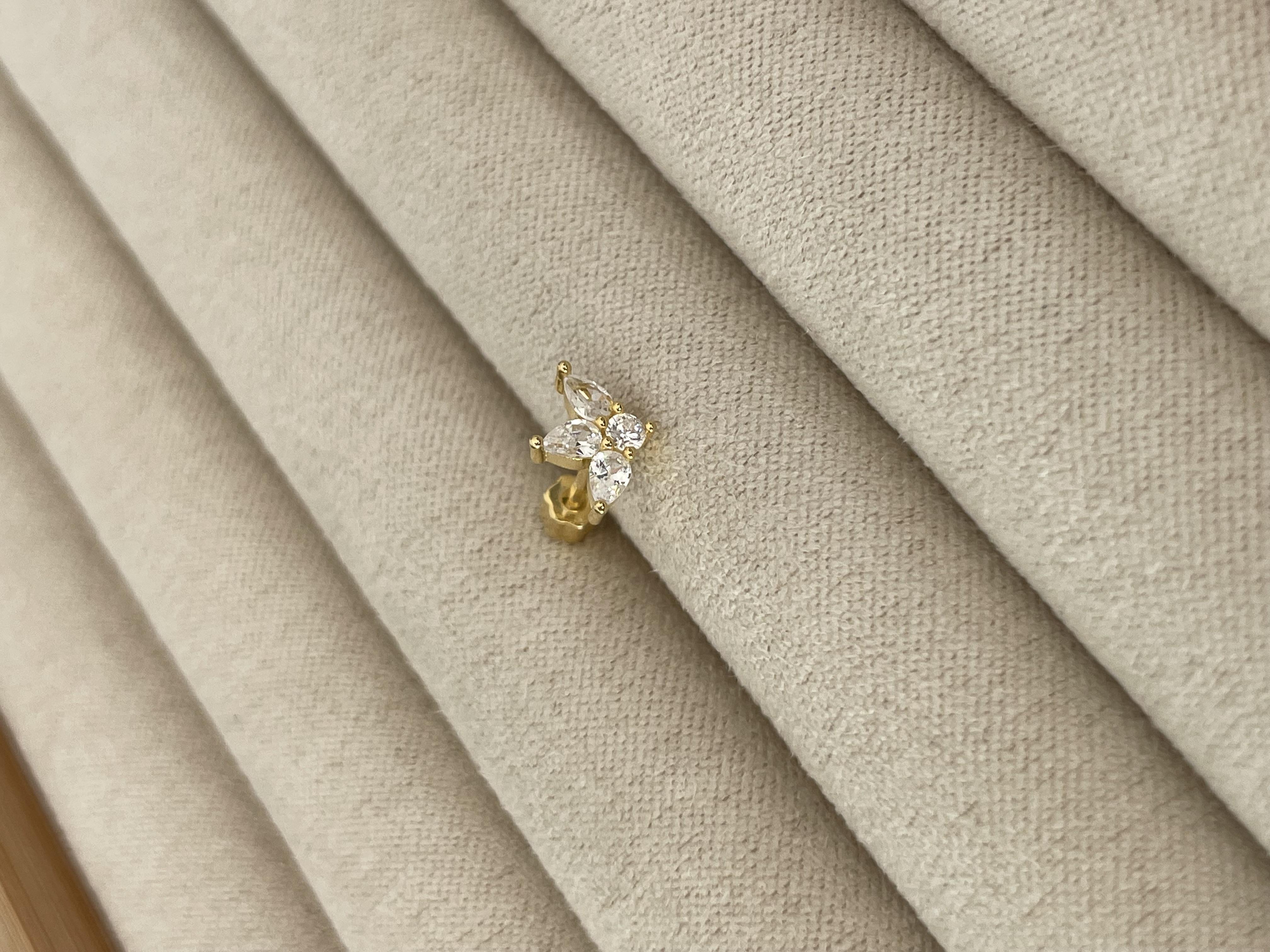 Dört Taşlı Lotus Piercing