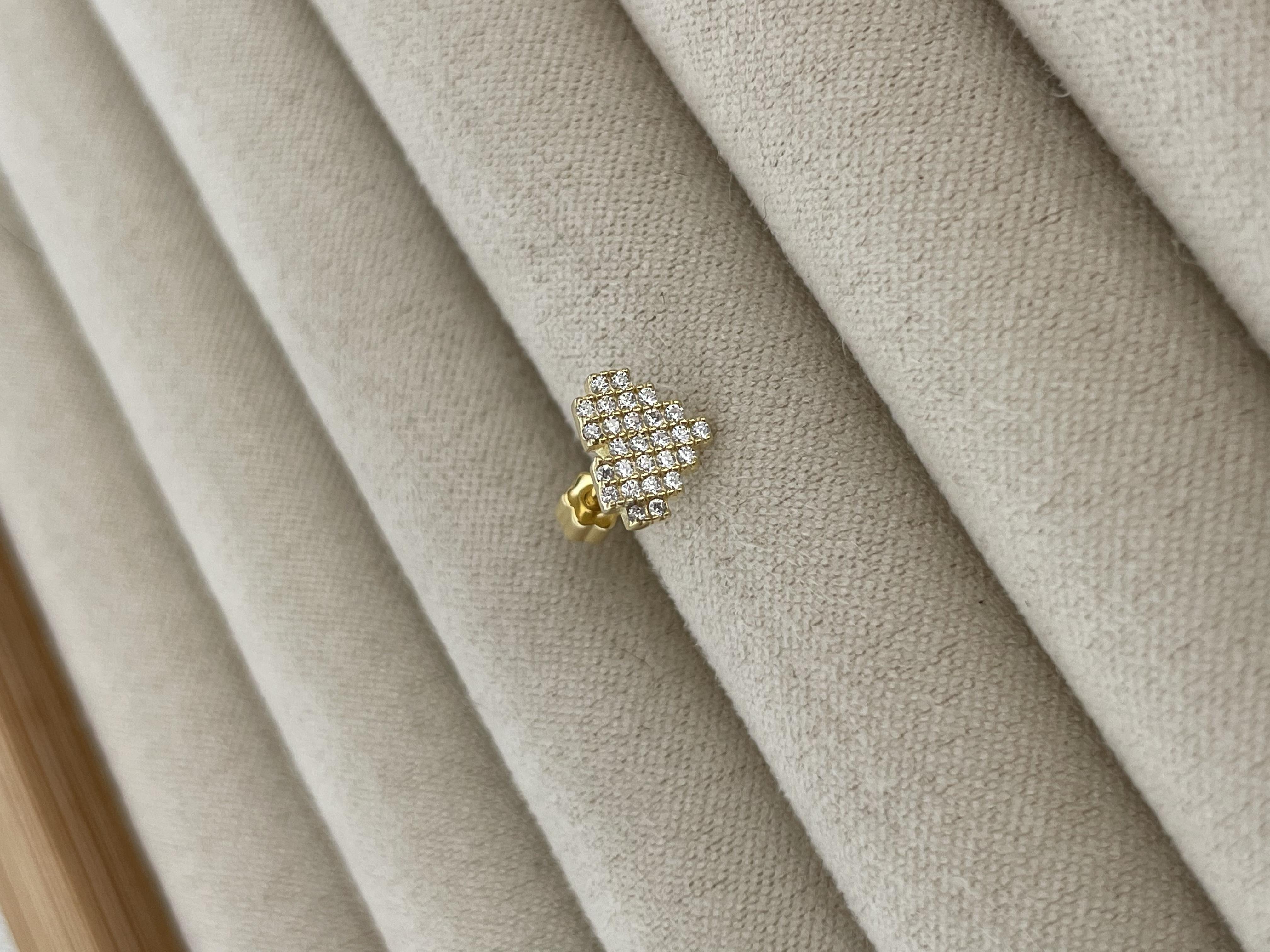 Köşeli Kalp Piercing
