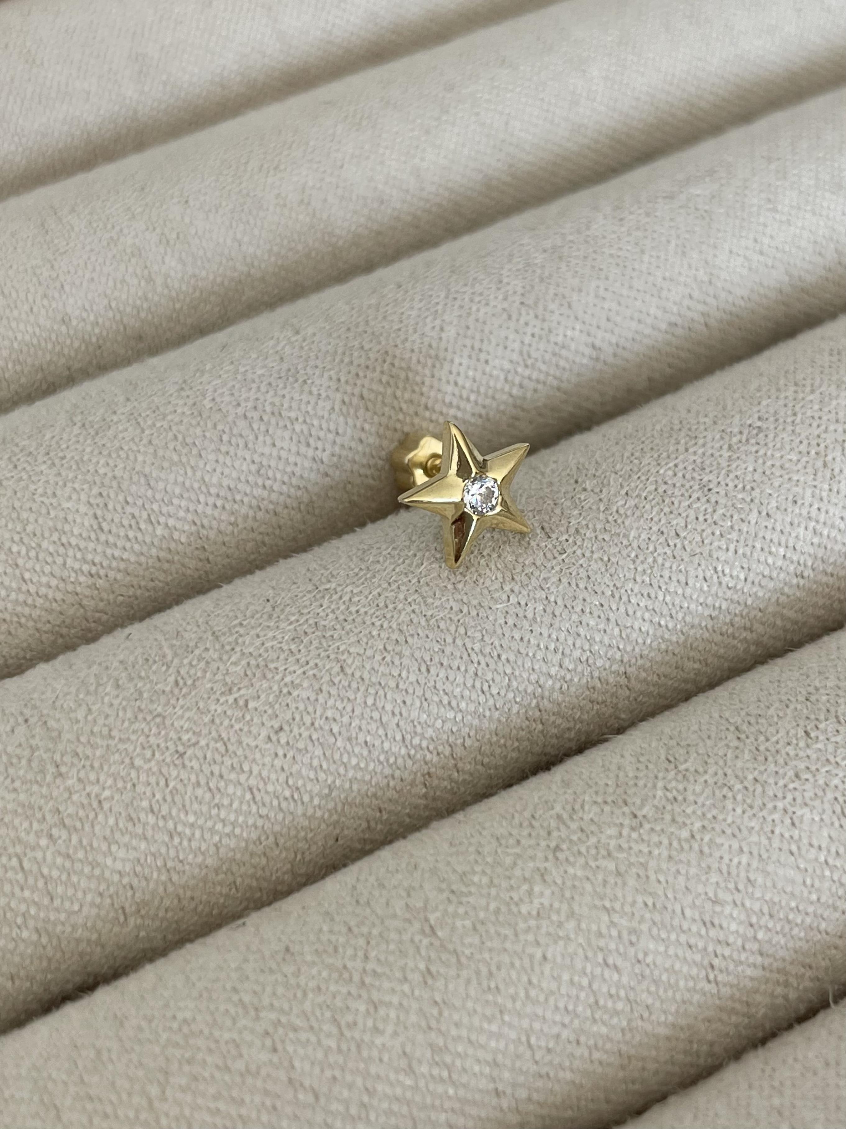 Ortası Taşlı Yıldız Piercing
