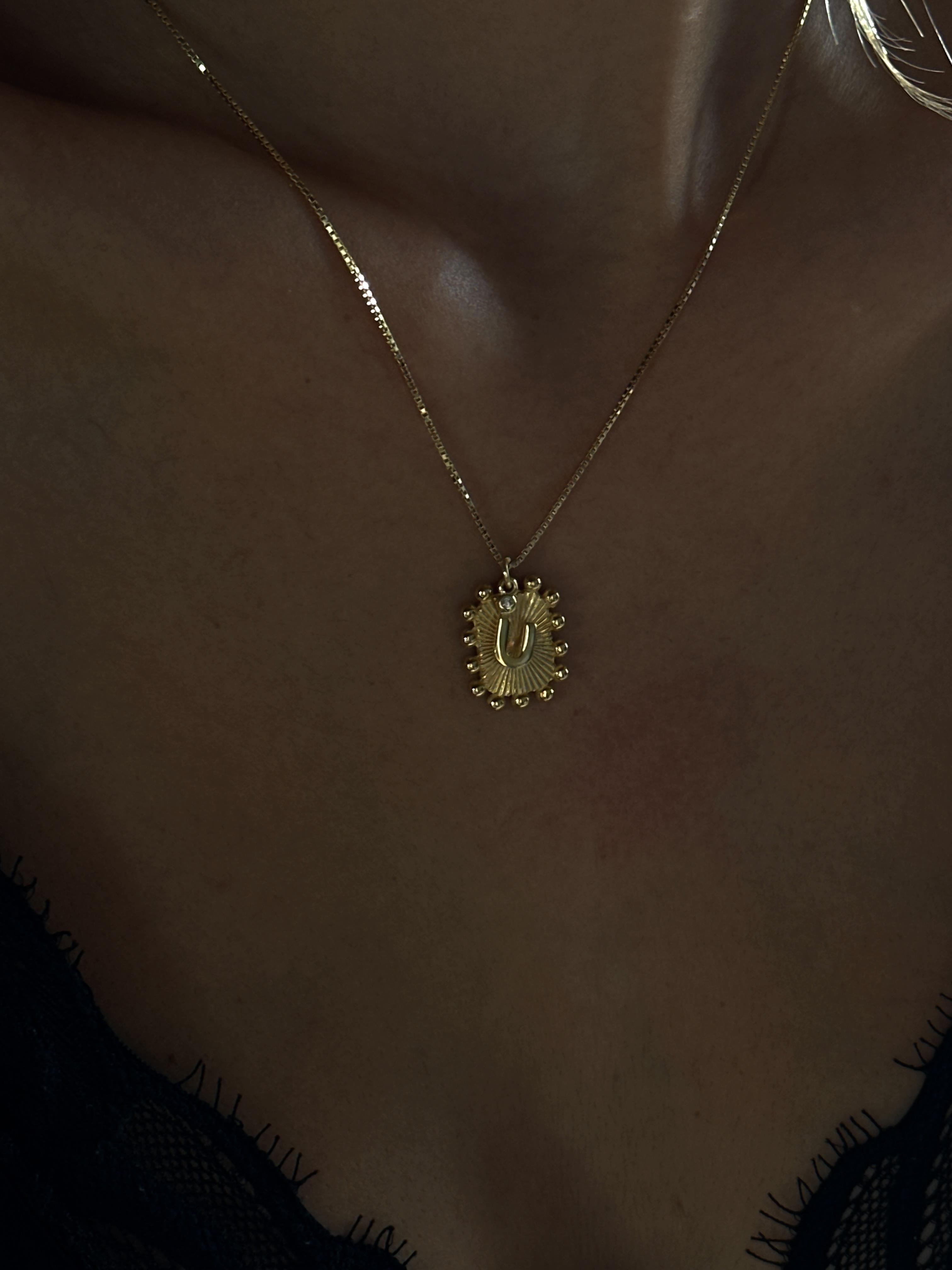 Sallantılı Harfli Plaka Kolye