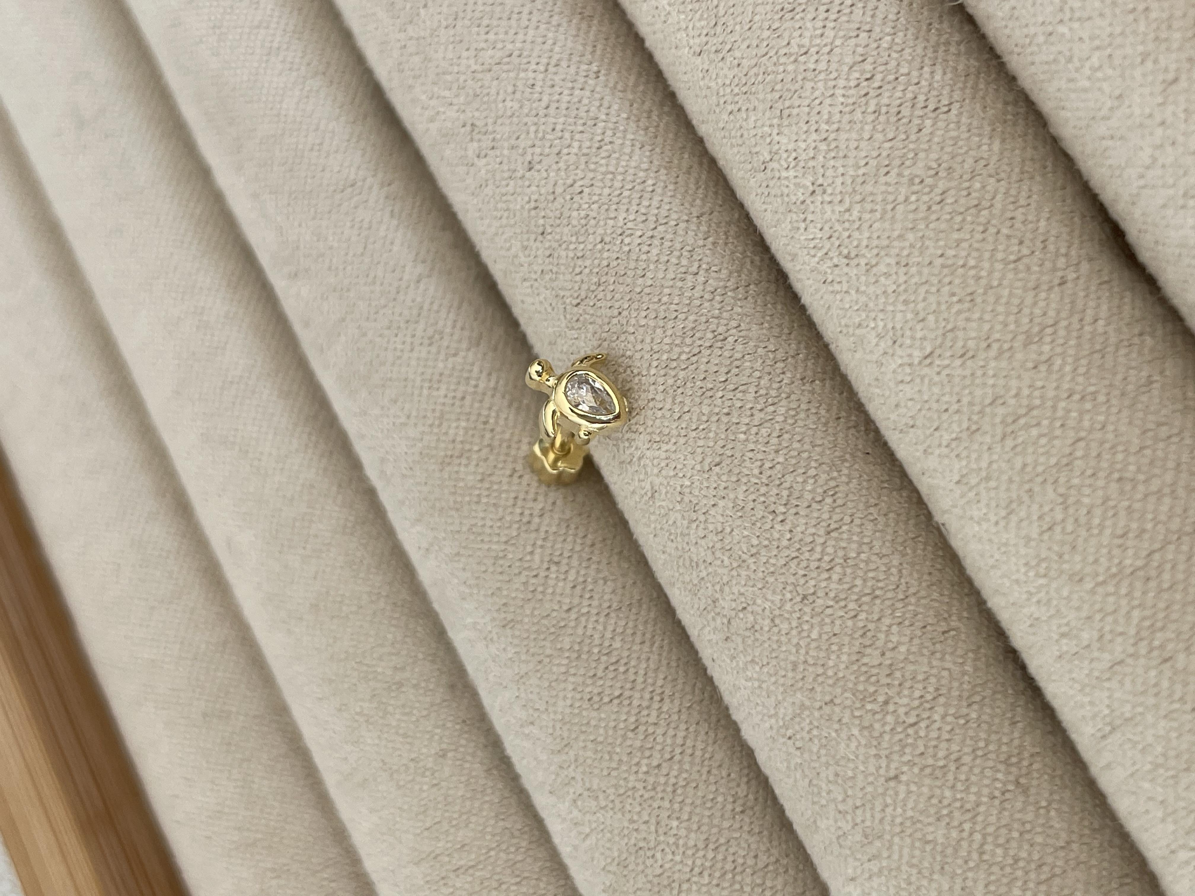 Taşlı Kaplumbağa Piercing
