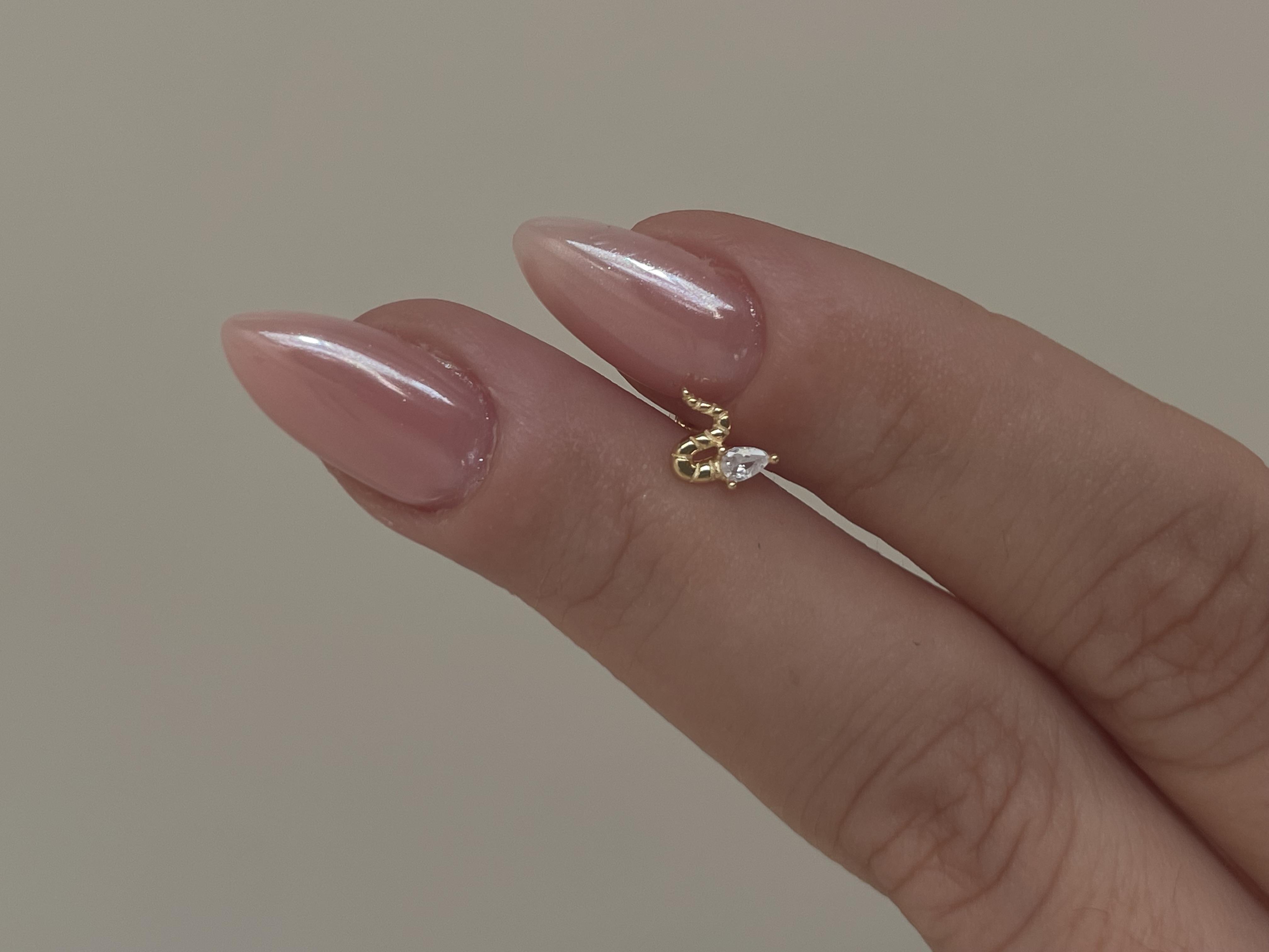 Taşlı Yılan Piercing