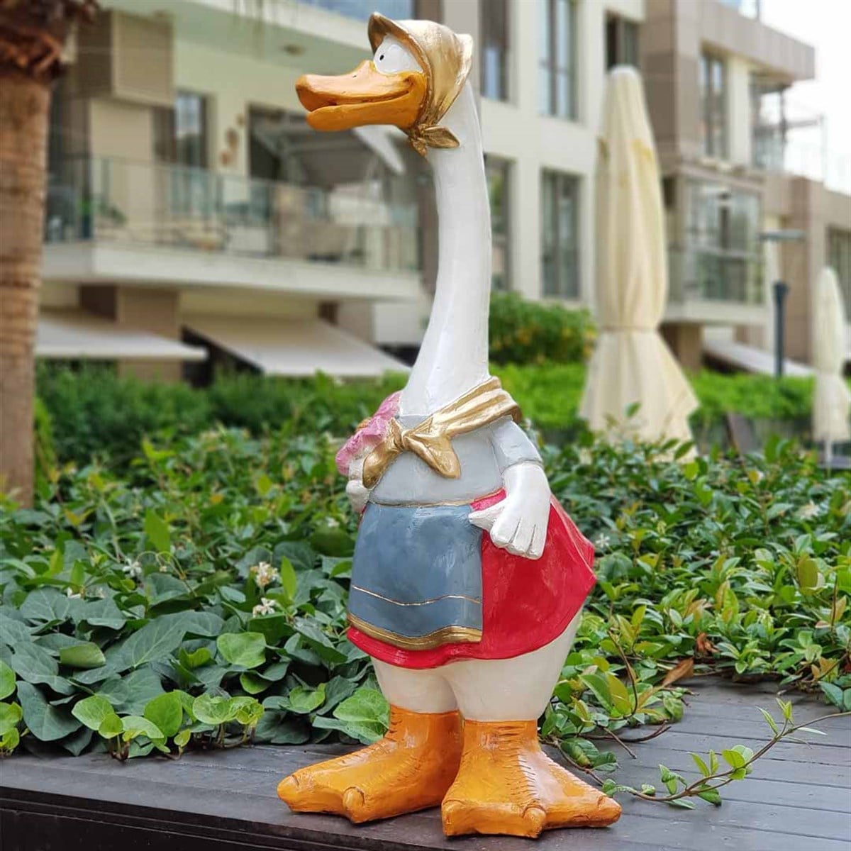Bayan Ördek Heykeli Dekorasyon